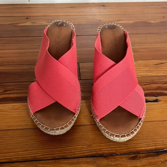 Gentle Souls by Kenneth Cole Sandals - Picture 1 of 7